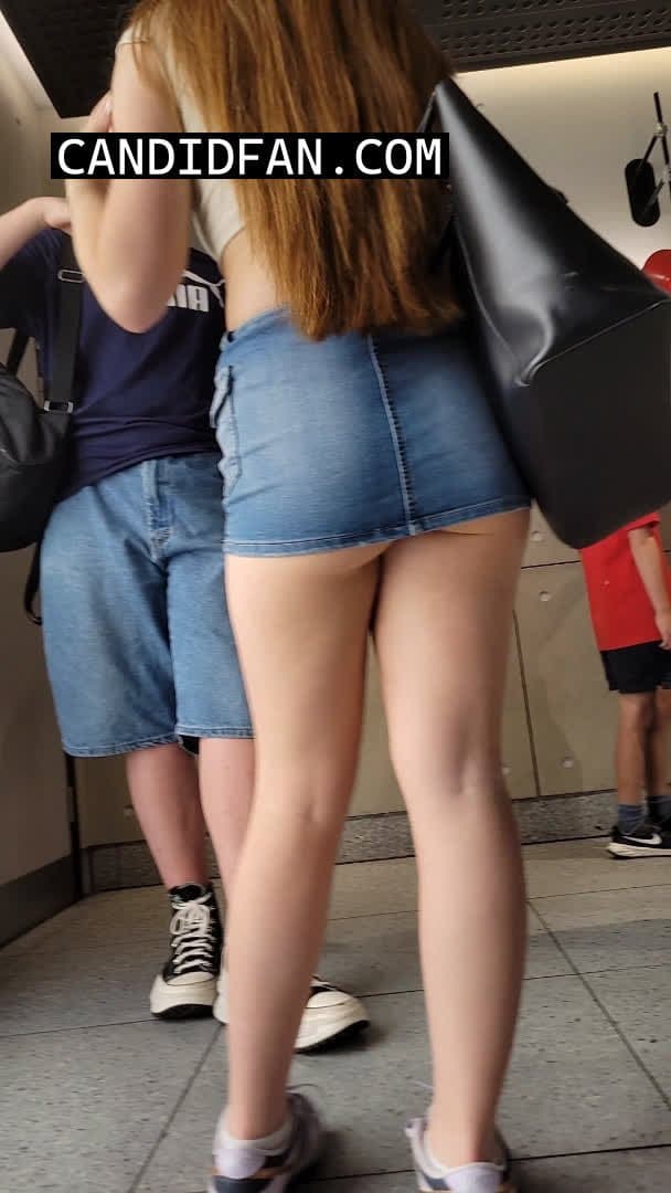 Spying on hot stranger in micro mini skirt - Captured on hidden cam for 23 minutes