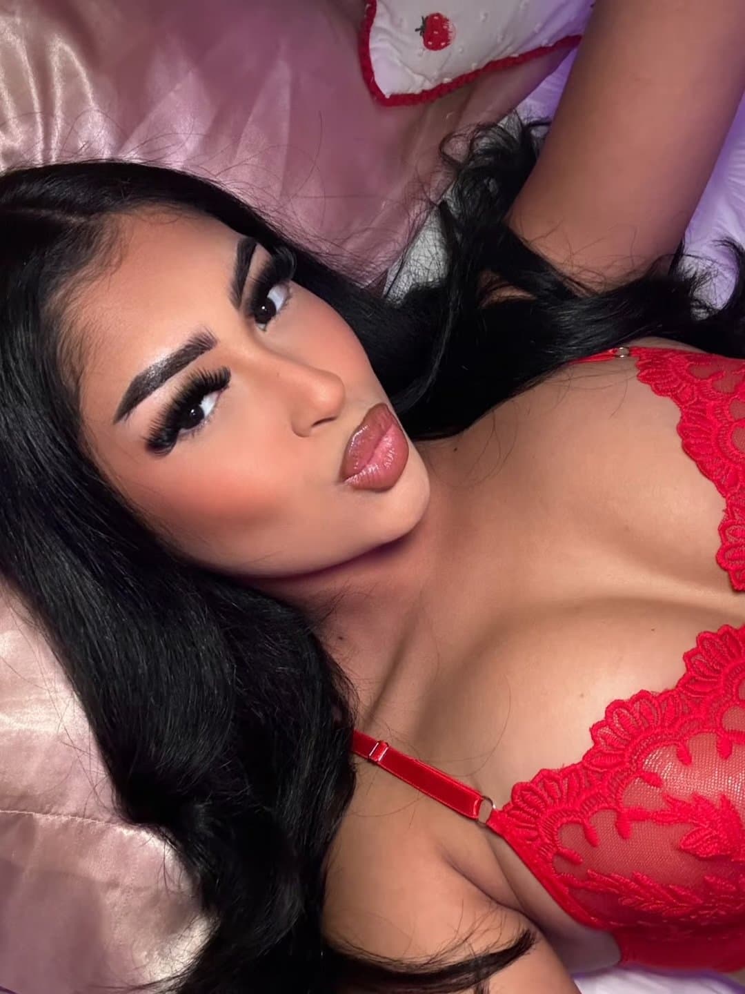 Sexy Latina Hooters girl