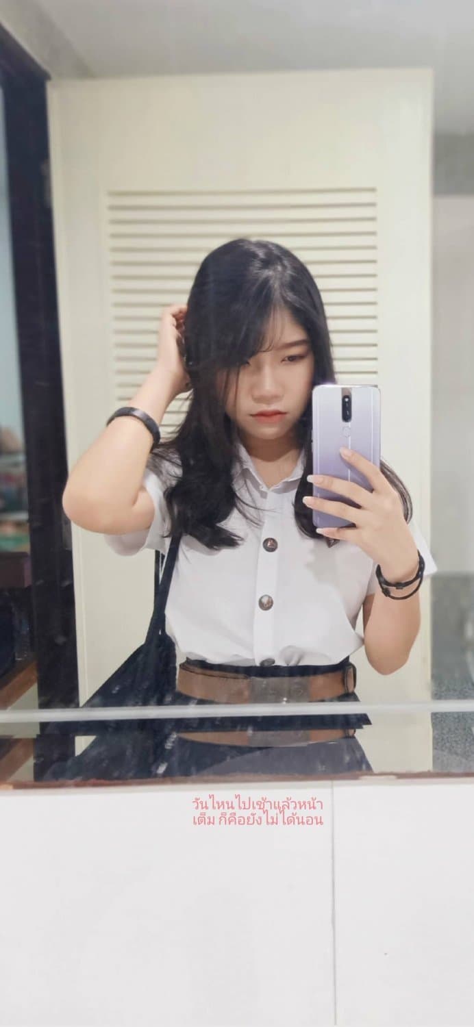 Sexy Big boobs Thai college babe shows her hot and busty body on Instagram