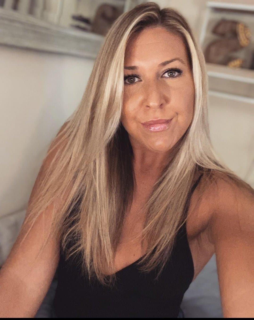 Click to view full size Simone Madlin