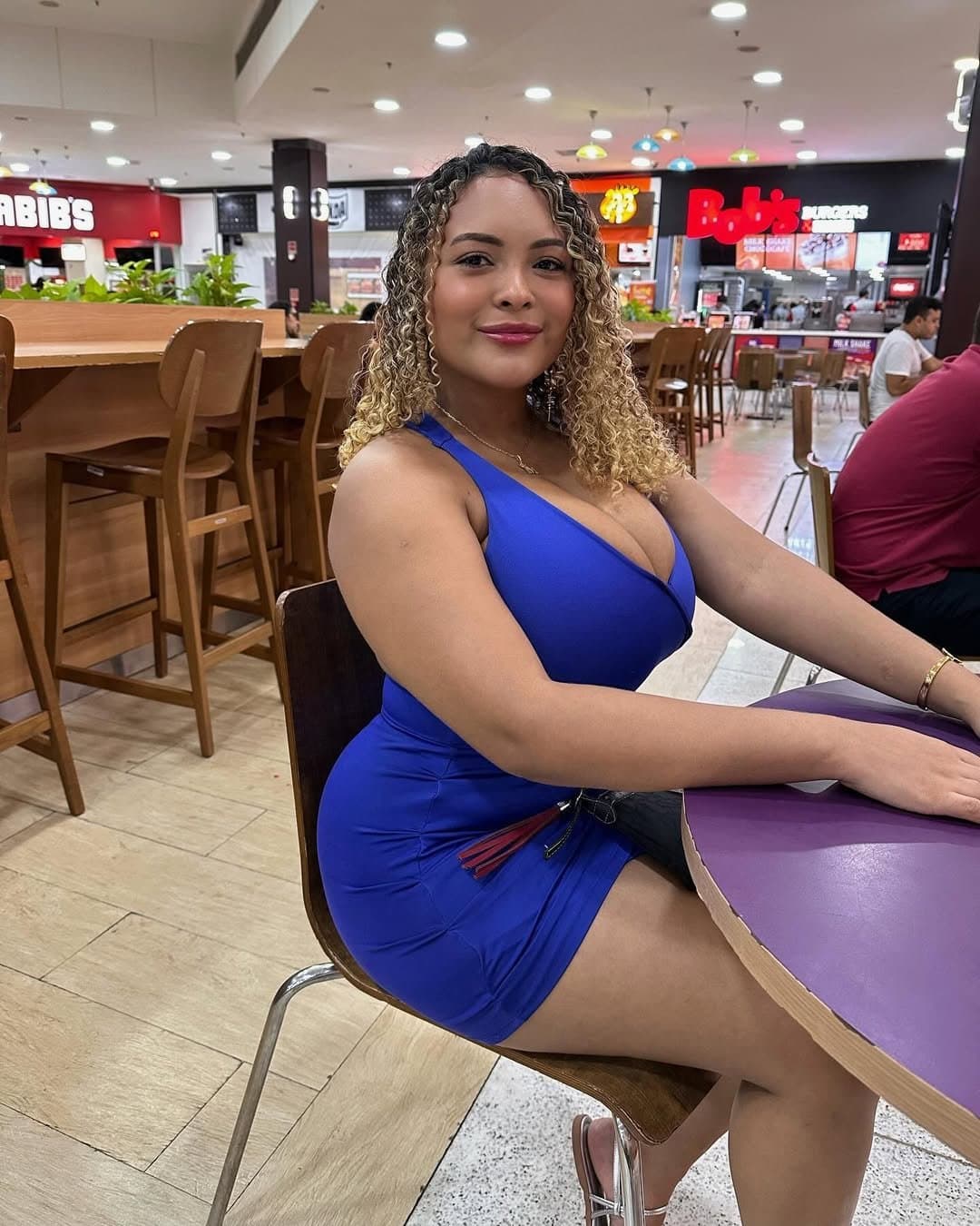 A gostosa TETUDA mais safada que vc verá hoje