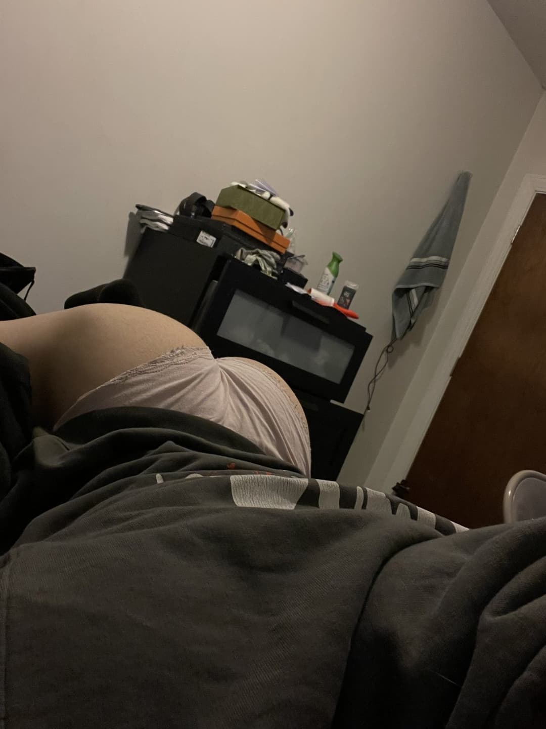 Sittin on my 9 inch dildo jerking off my soft dick to trans girls