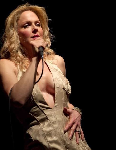 Desafio não goze nos peitos pt11 (storm large)