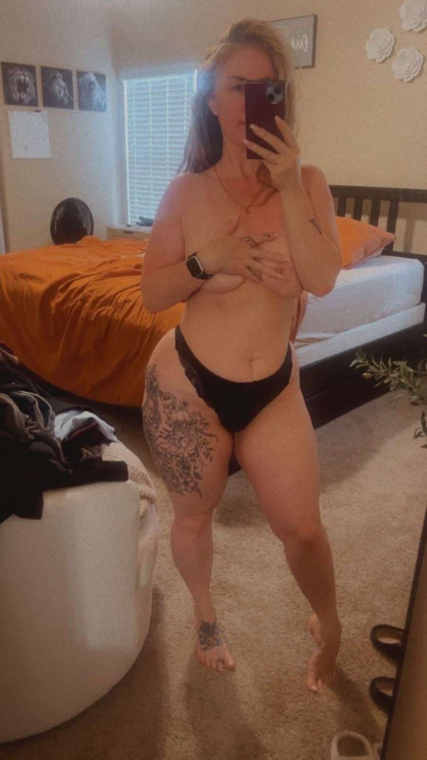 Candace 48 big ass blonde MILF