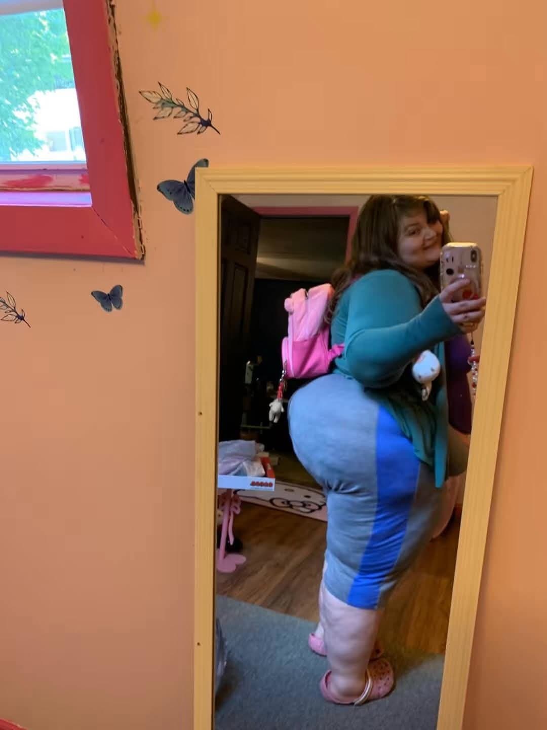 MASSIVE HUGE PAWG SSBBW BBW HUGE THICK BIG ASS GOONER MATERIAL