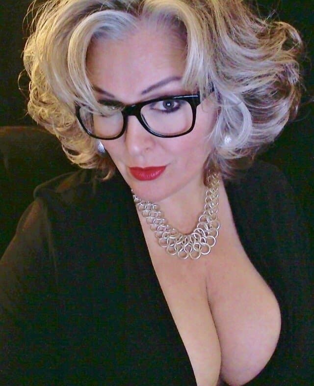 Gorgeous busty classy milf Anna