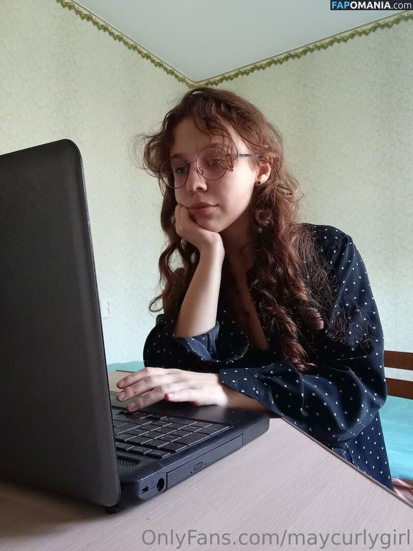 Cute Green Eyes Curly Hair