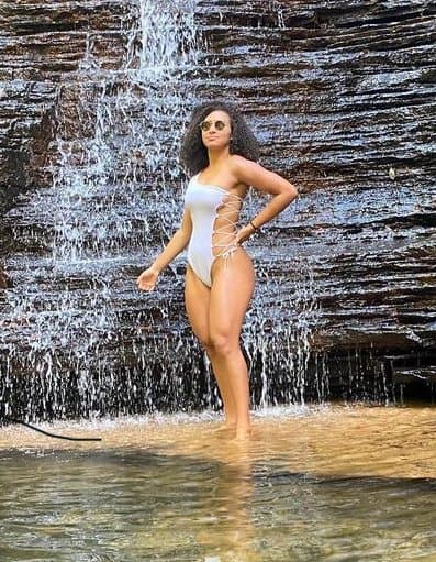 Linda cavala Fit a pedido de um seguidor