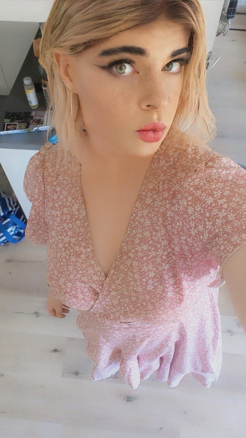 Robin Mathieu sucking a strangers dick as a sissy