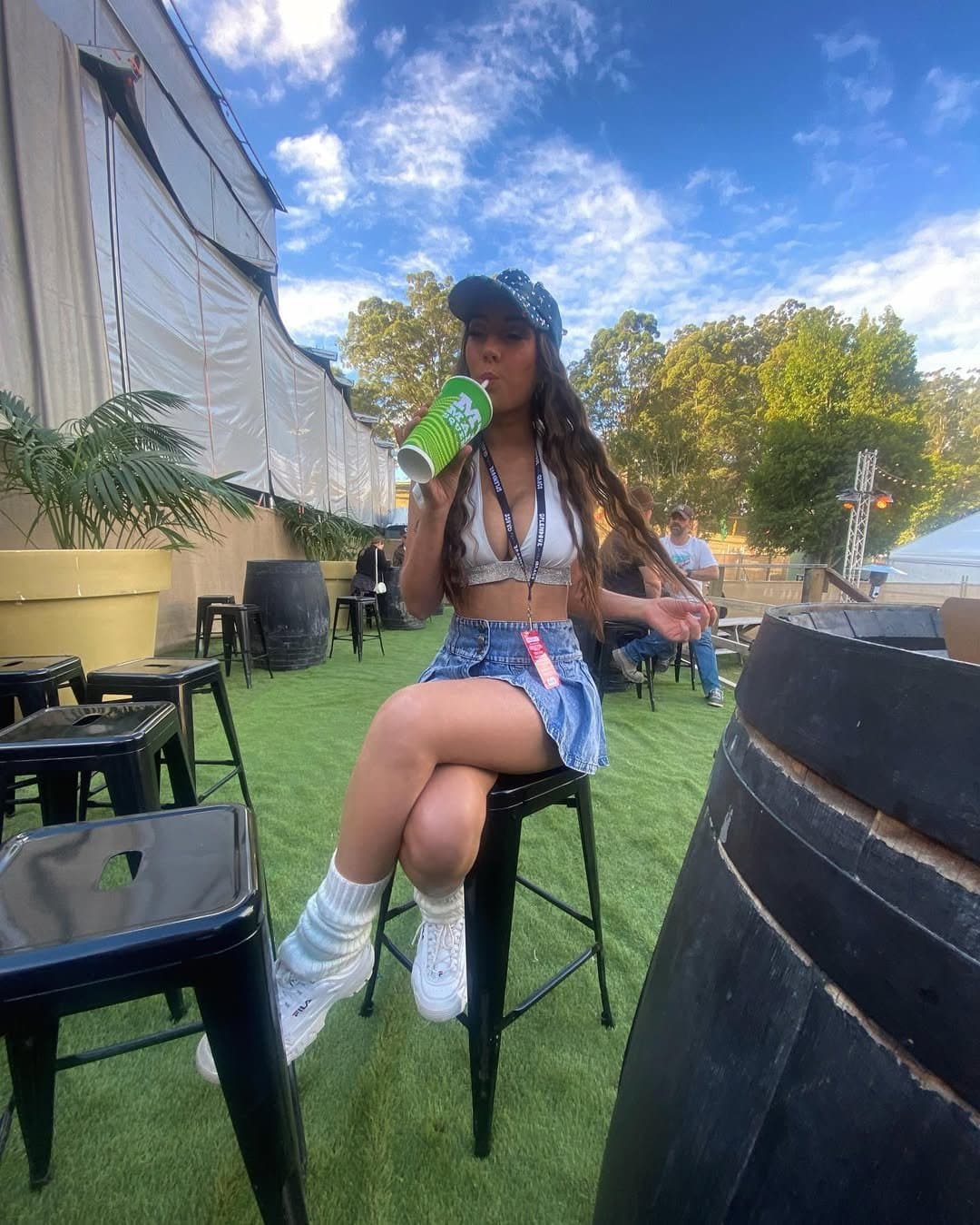 Australian girl fuck and sucks with her perfect body