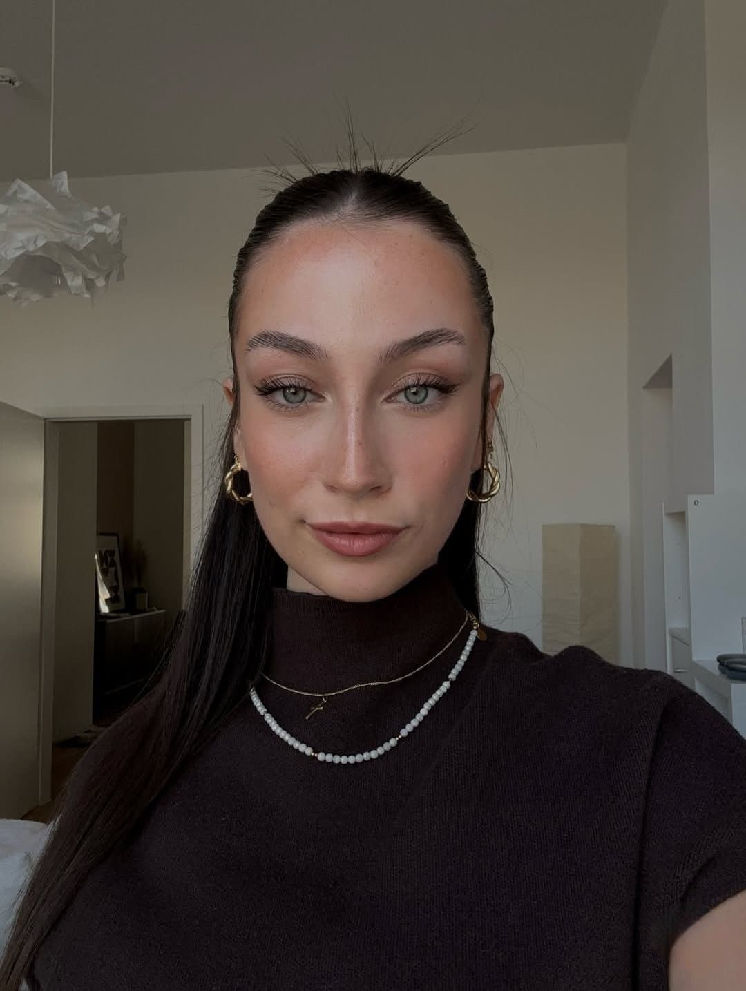 German slut gf giving ai handjob to bbc DM for ai