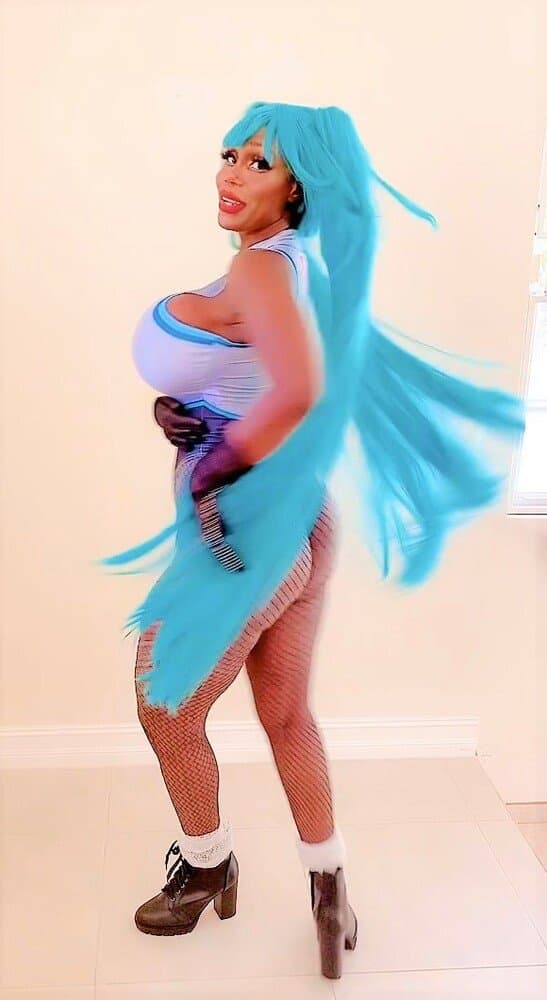 hatsune miku cosplay bigger tits