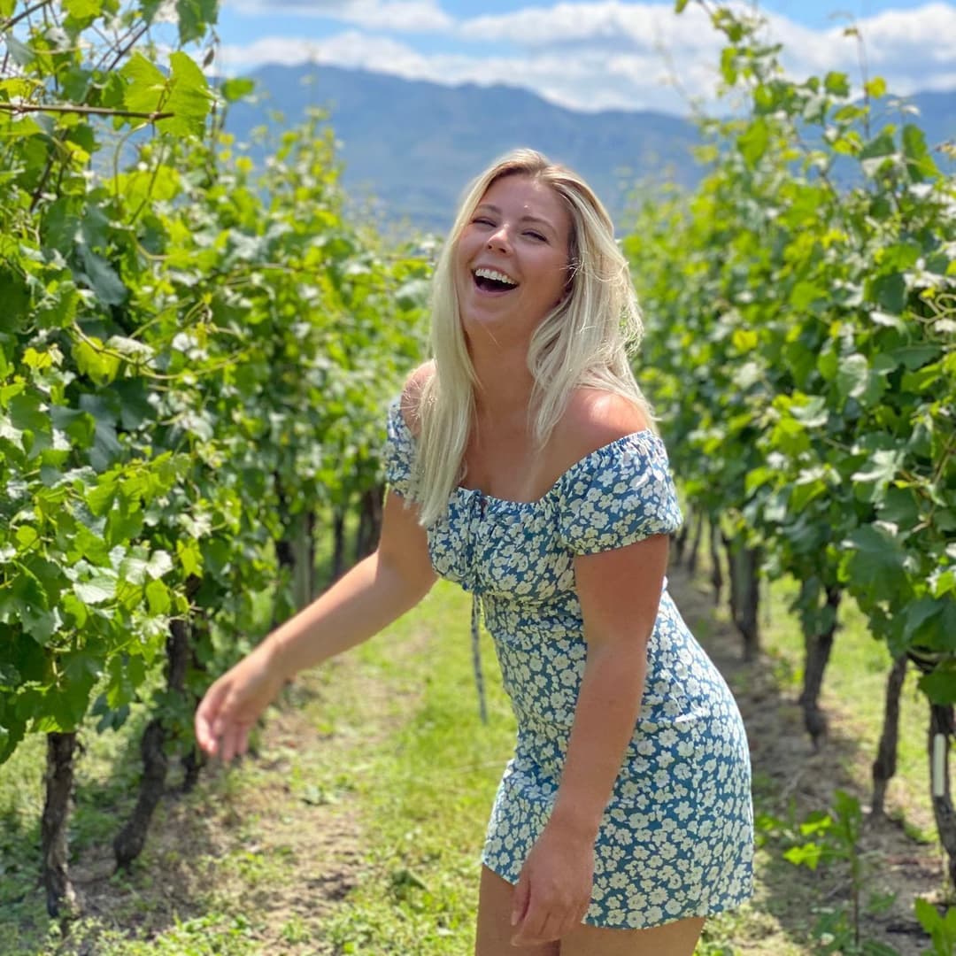 White girl left her boyfriend for a black cock