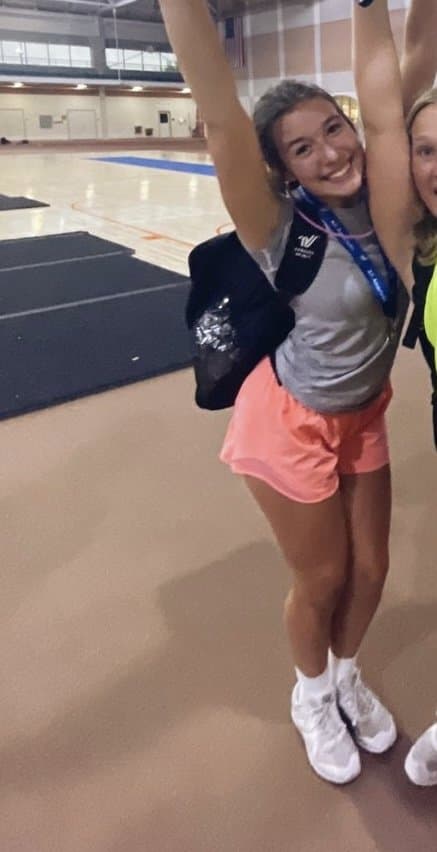 Pawg freshman teen sticks her ass out in every picture?‍?? risking irl teen’s insta. Dm if caught