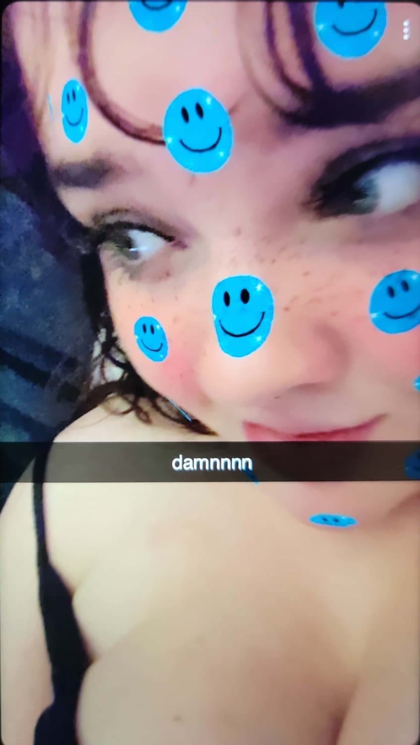 Click to view full size Hot teen girl shows her body off on snapchat