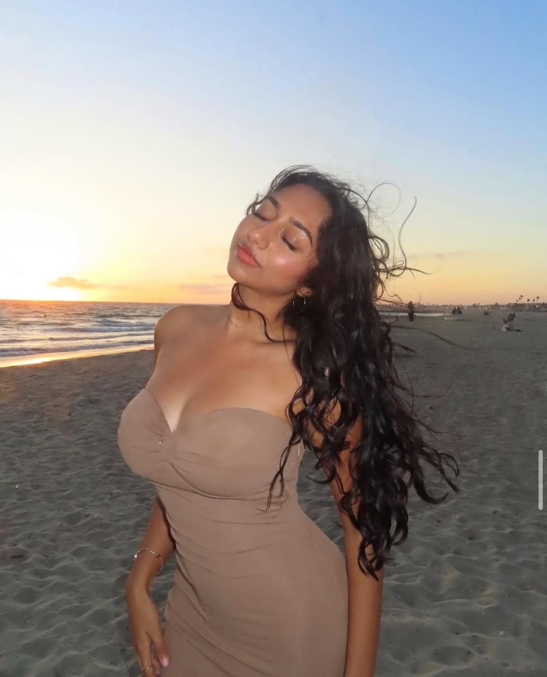 revazanak / revalicious - busty indian thot
