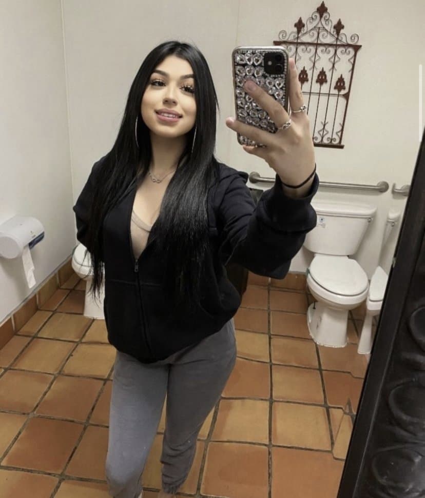Random Latina baddie