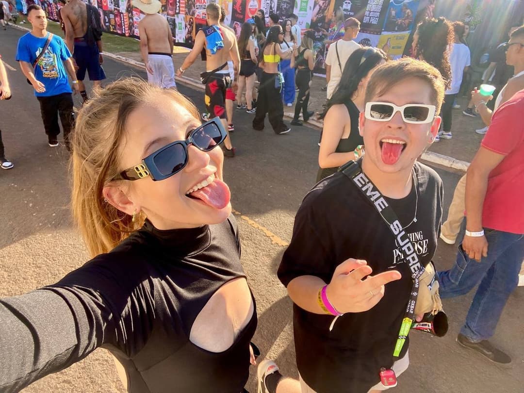 Tem cara de puta, chupa como puta e senta como puta = puta - Lineuzinho vazou #3