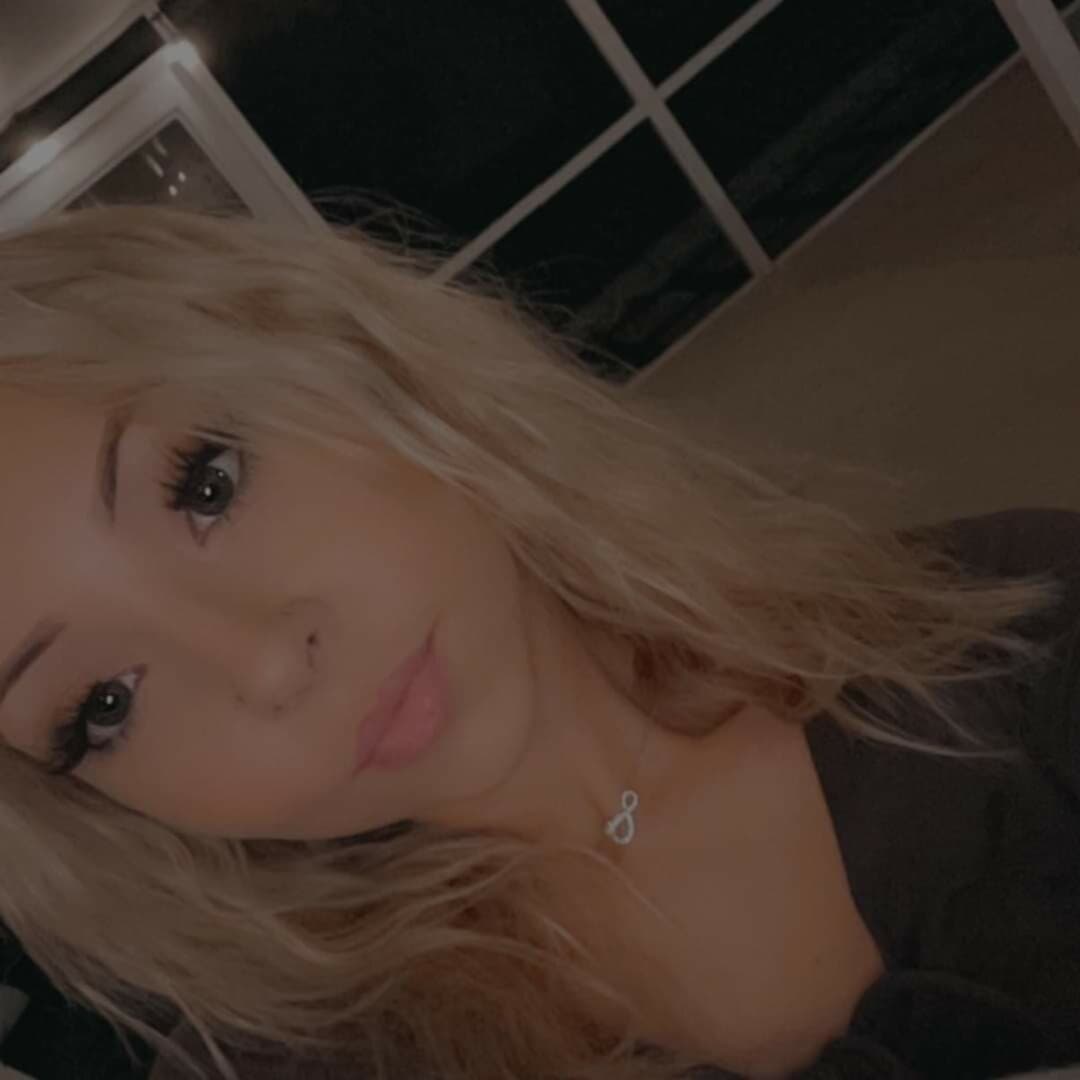 Petite Blonde Webslut Snowbunny Alyssa