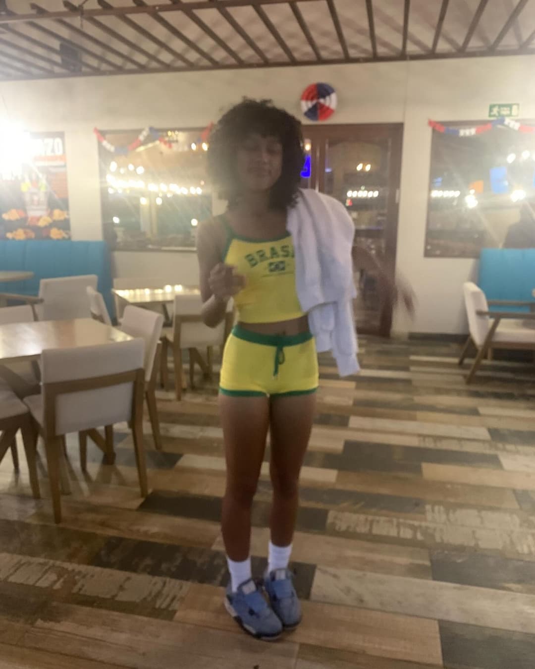 2 PUTAS MORENAS EN BIKINI (DIA 5) 1 DIA 1 PUTA HASTA ENCONTRAR A YADIRA