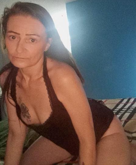 100% real mature petite snowbunny milf moms phone was left unattended REAL MOMS PHONE