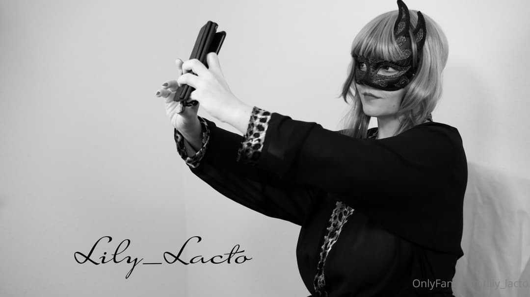 HUGE lactating tits on beautiful cammer model - Lily_lacto