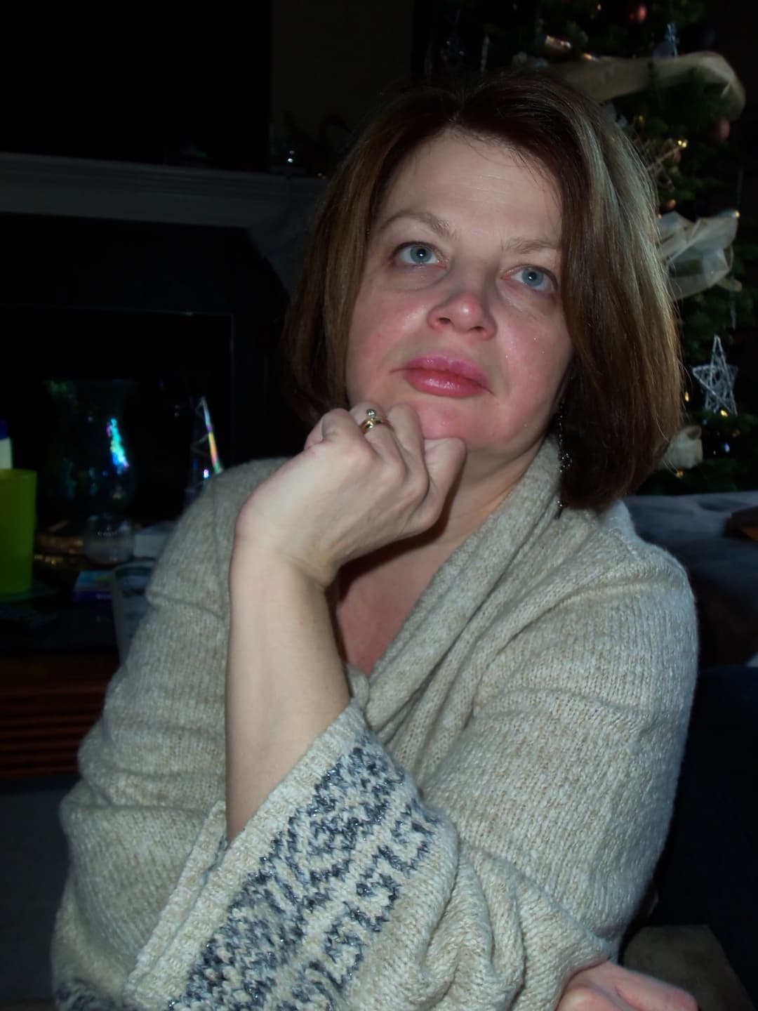 Chatham-Kent Ontario. Robin. Showing off the body for sharing. Three kids