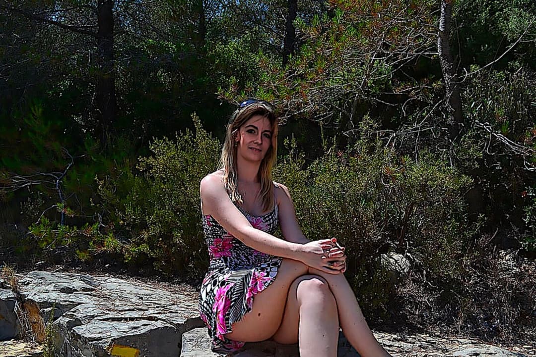 Wife with Amazing Hourglass Shape & Bubble Butt