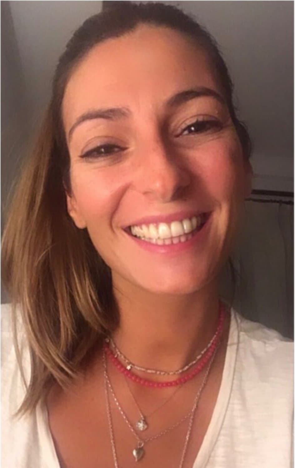 Slutwife sent me her nudes. Now you can all enjoy her sexy body