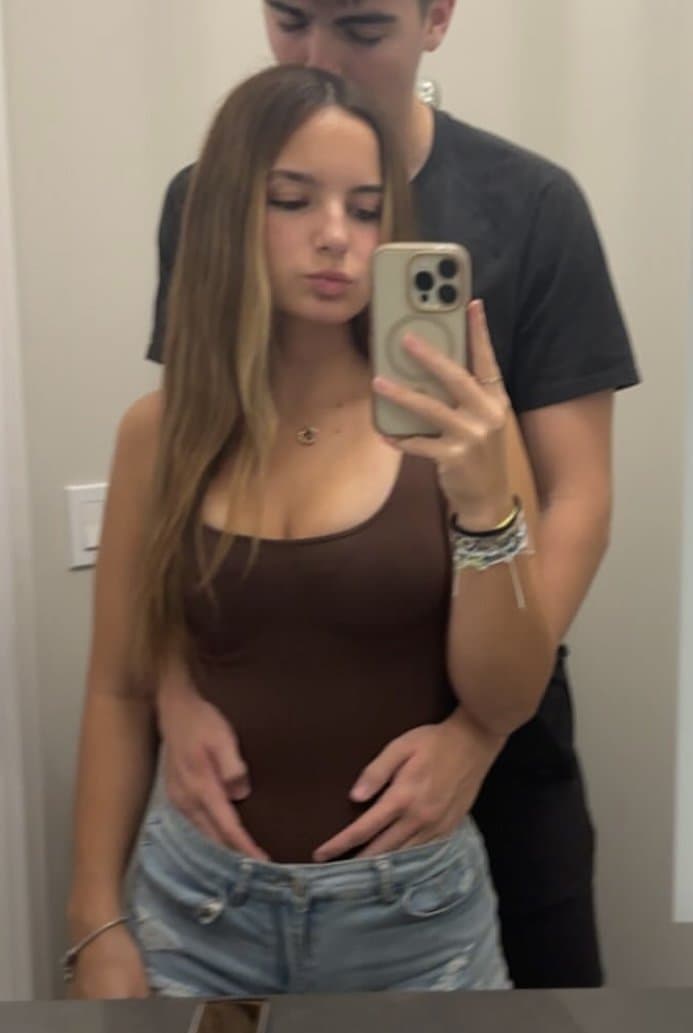 Someone trib this hot slut sofi and dm me and I’ll send u her socials