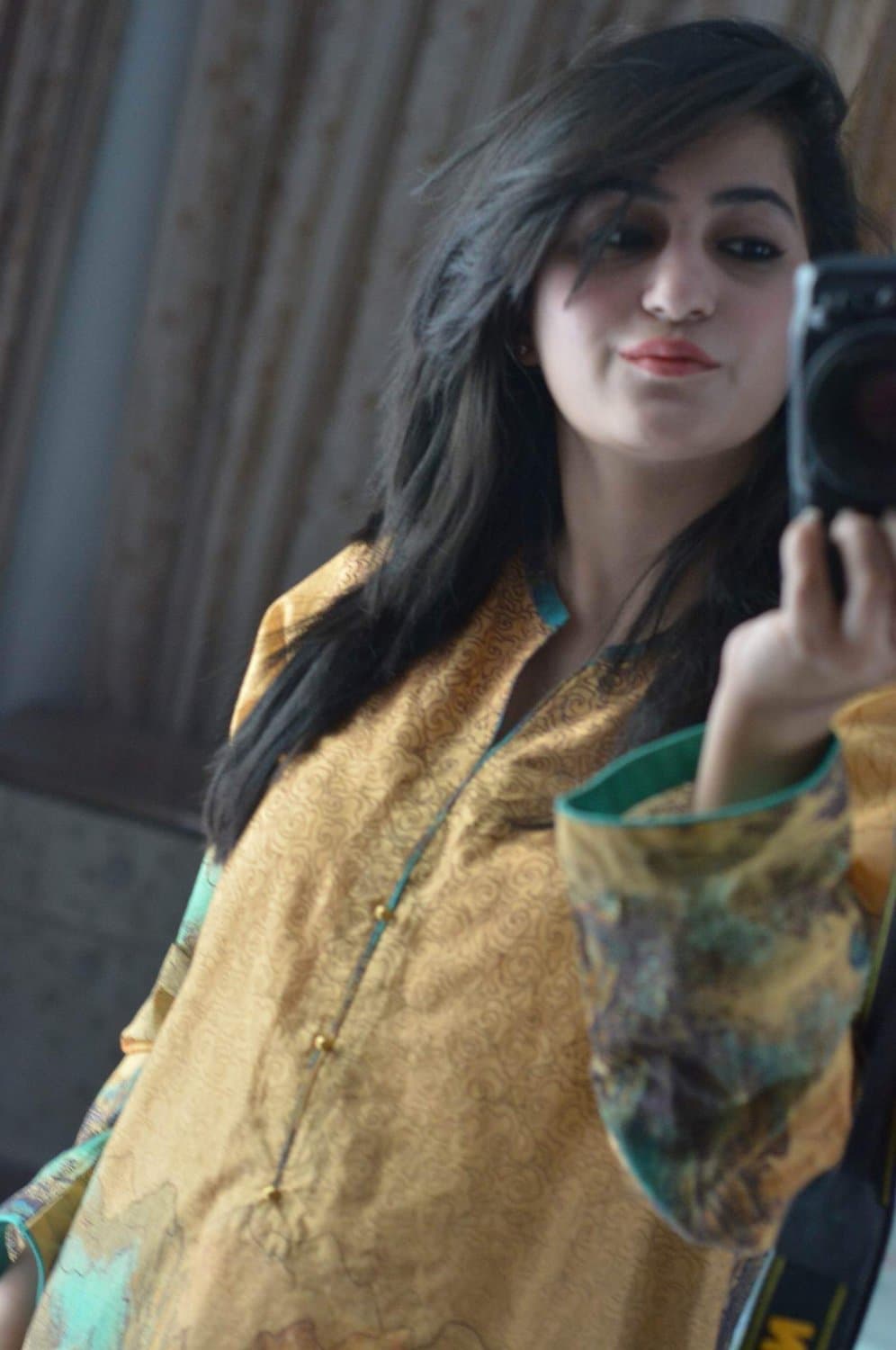 Click to view full size Pakistani girl sexy Resham gul Insta reshug1212 snap reshu121 num 03422278042