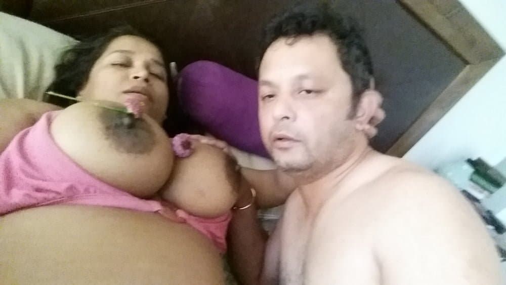 Voluptuous bhabhi from Dhaka, Bangladesh. No one could resist to pound this bhabhi????