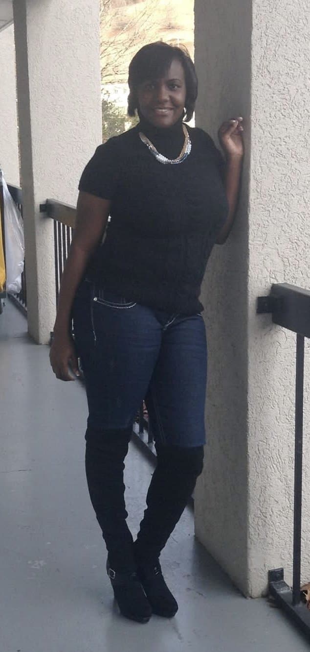 Re@ltor didn’t need the beads before showing her ebony titties & pantyless bottoms for the camera