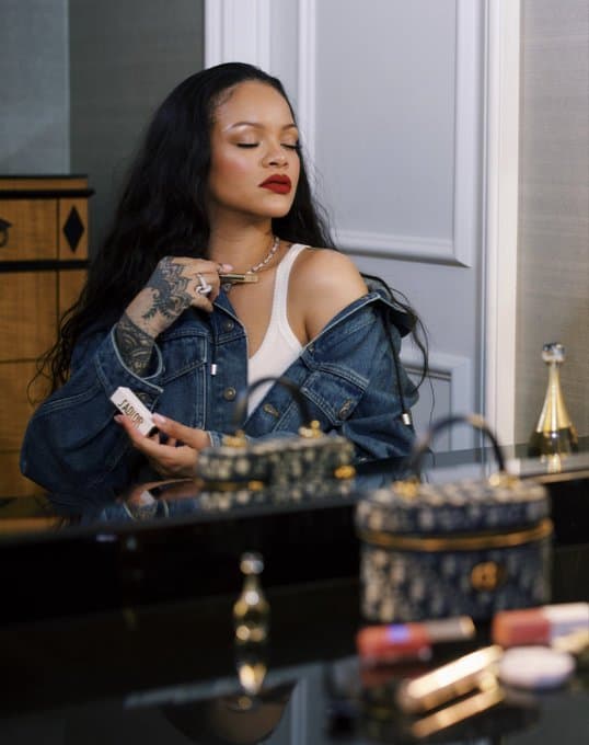 finishing touches 

#JadoreDior