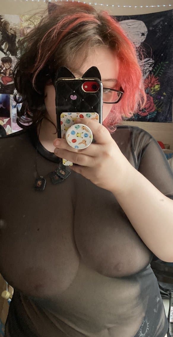 I love thick ALT GOTH chicks?