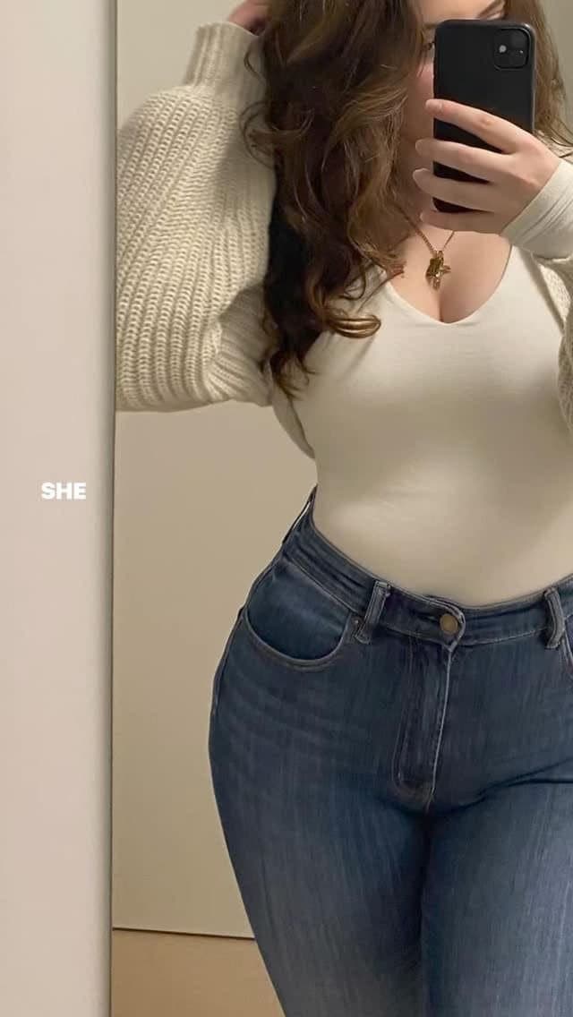 Guys im posting a guys gf and i can send more in dms or on twitter my@ there is goonslut699 andmysis