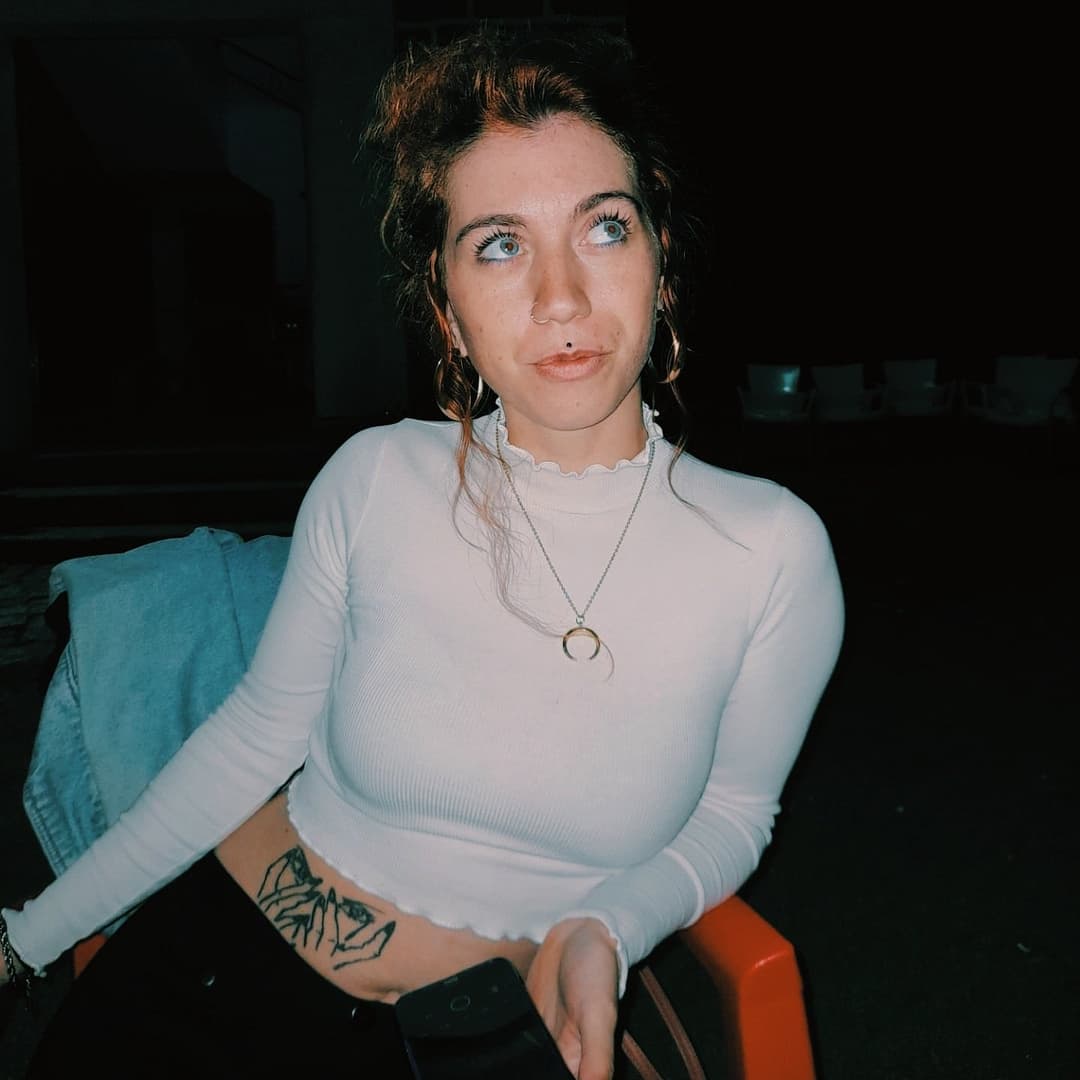 Please someone blast my sister in cum ?