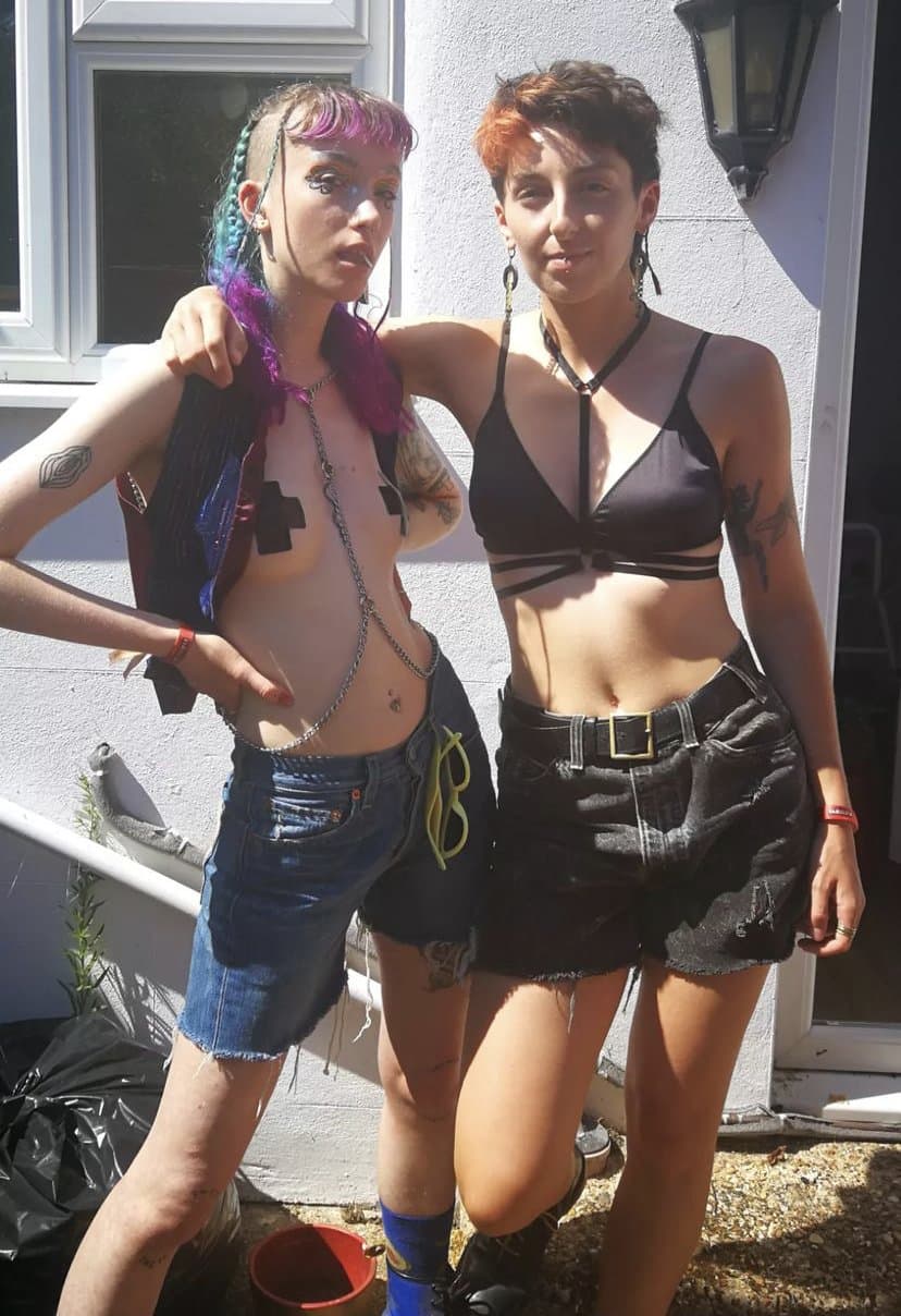 Kinky nonbinary pole dancer