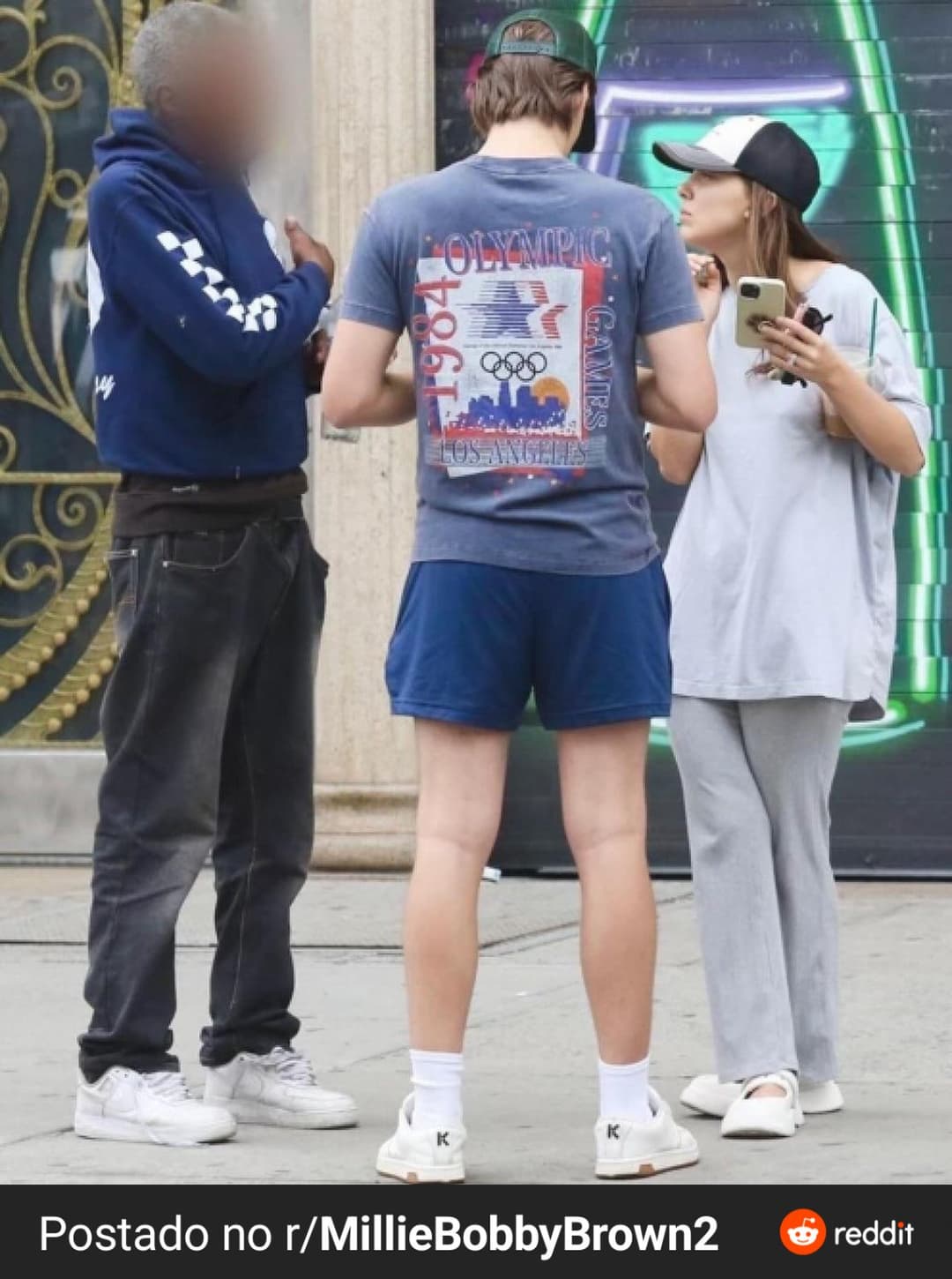 Millie fragada Chupando um mendigo na rua para mostrar que faz caridade