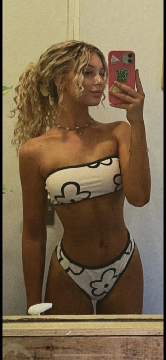 Dutch blonde teen with perfect body?(18+) dm for more