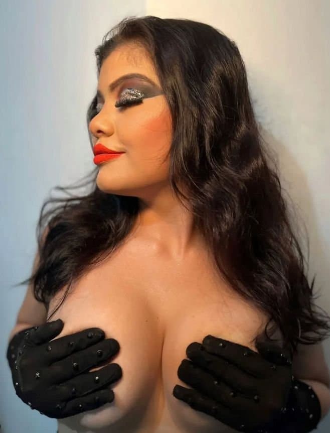 Beatriz musa de carnaval vazada por seguidor da forma que veio ao mundo igual uma putinha