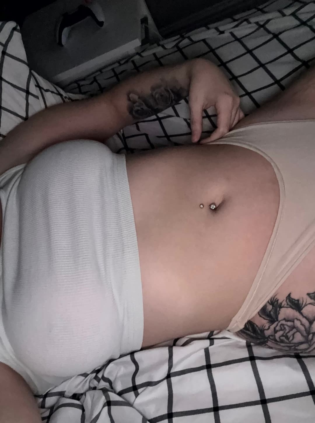 Make this body tremble on this bed