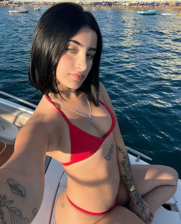 Click to view full size Famosinha deliciosa