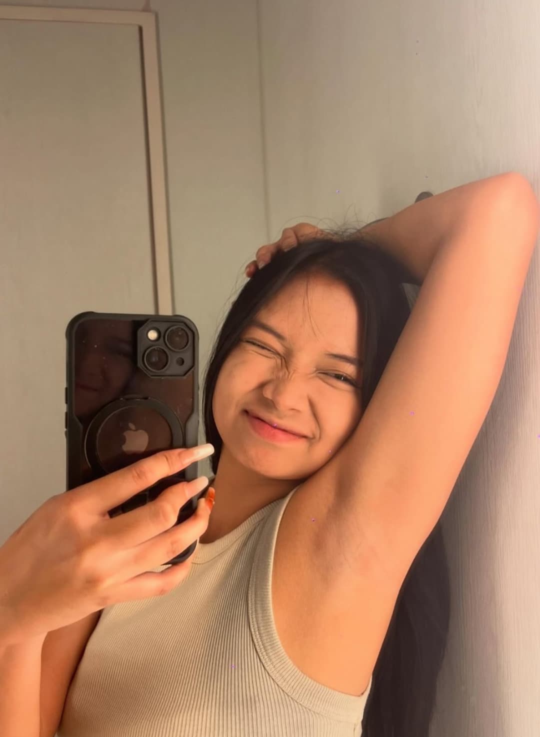 Pinay Havana showing sweaty armpits axilas suvaco