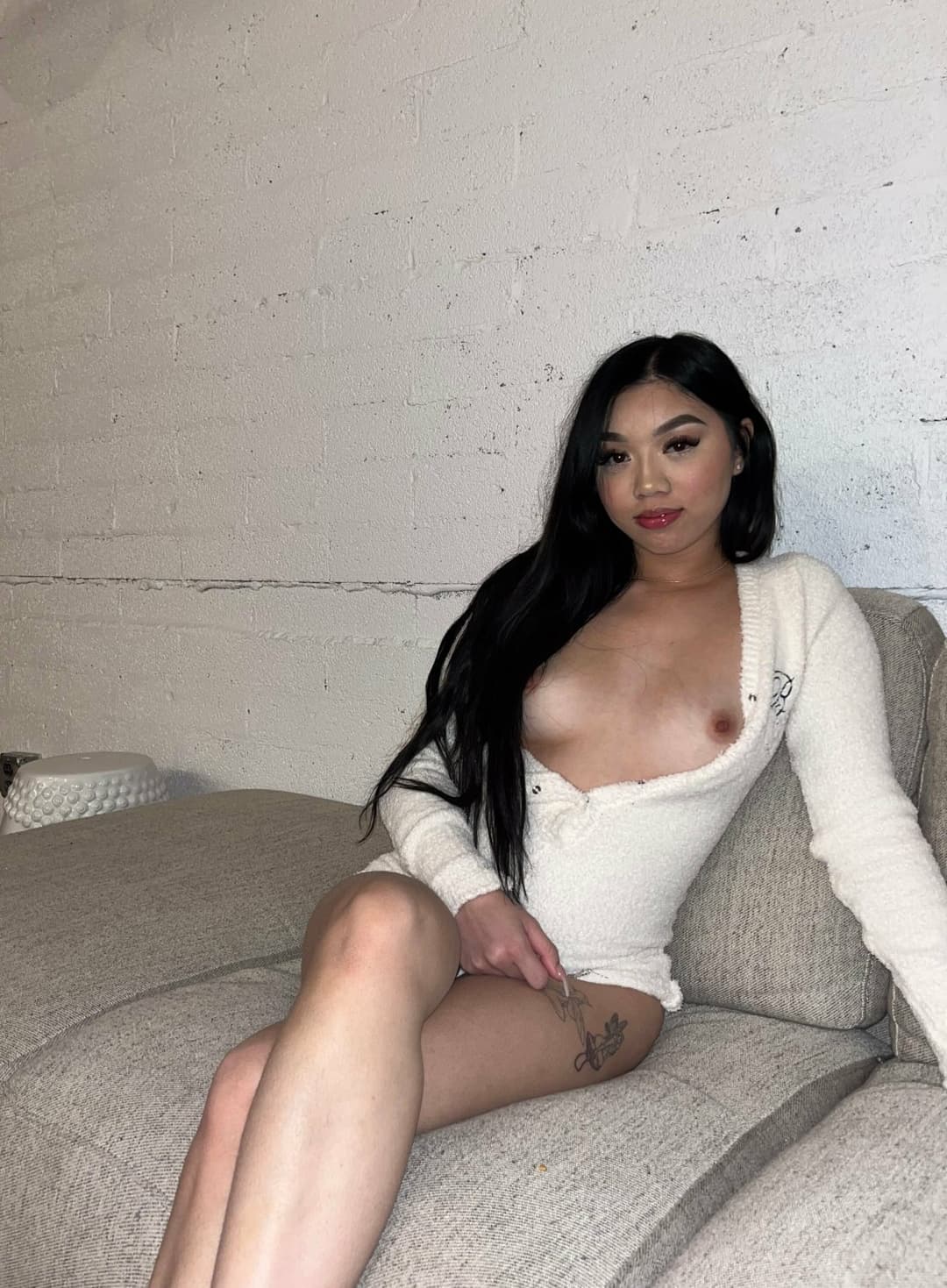 Kay Hot asian college babe taking bwc Leaks