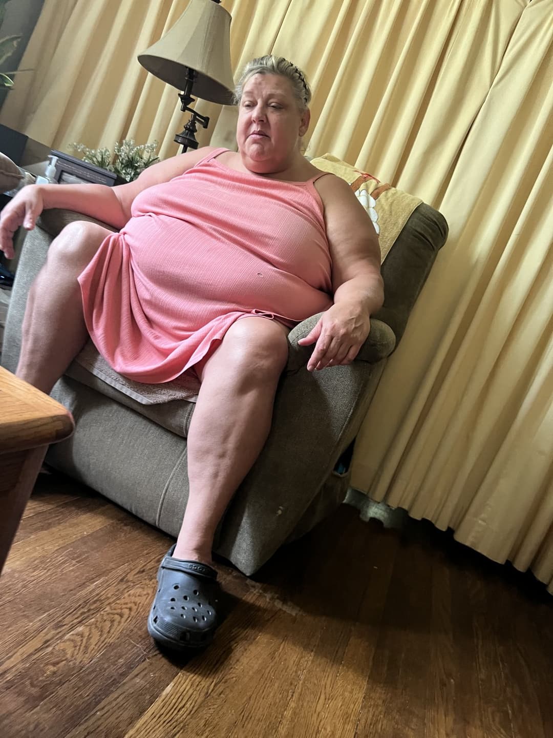 Real ssbbw mom candid too fat to stand and cook but fat enough to fuck