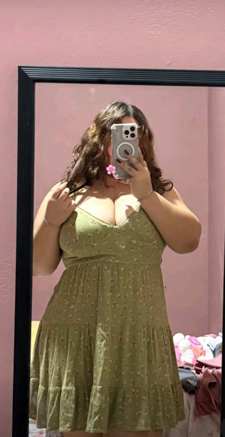 Rica gordita gimiendo de placer