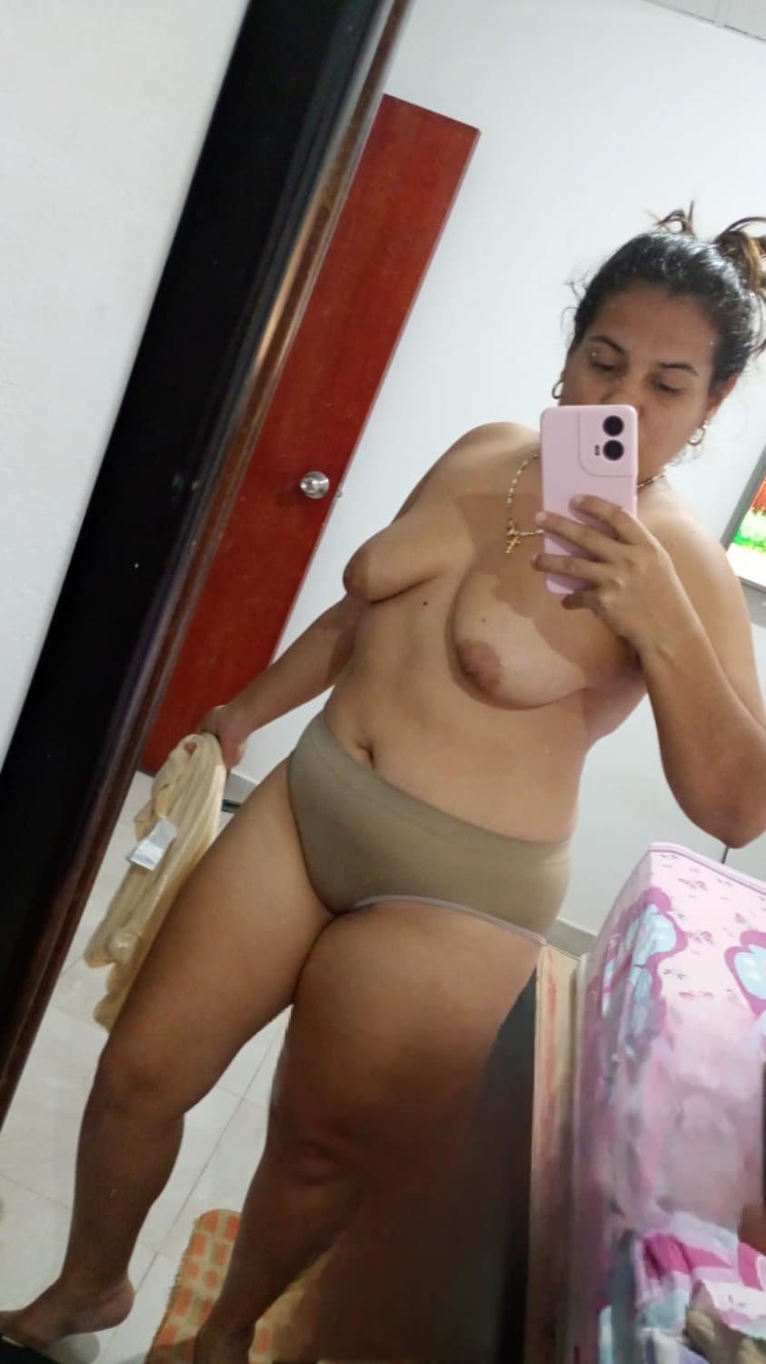 Click to view full size Mi puti esposa