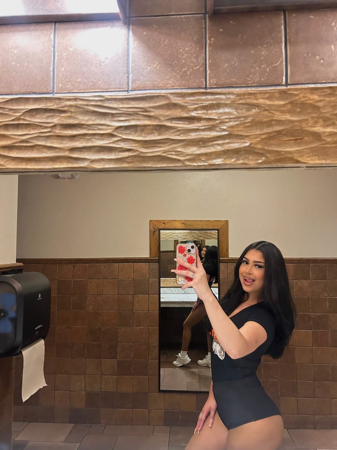 Sexy Latina Hooters girl