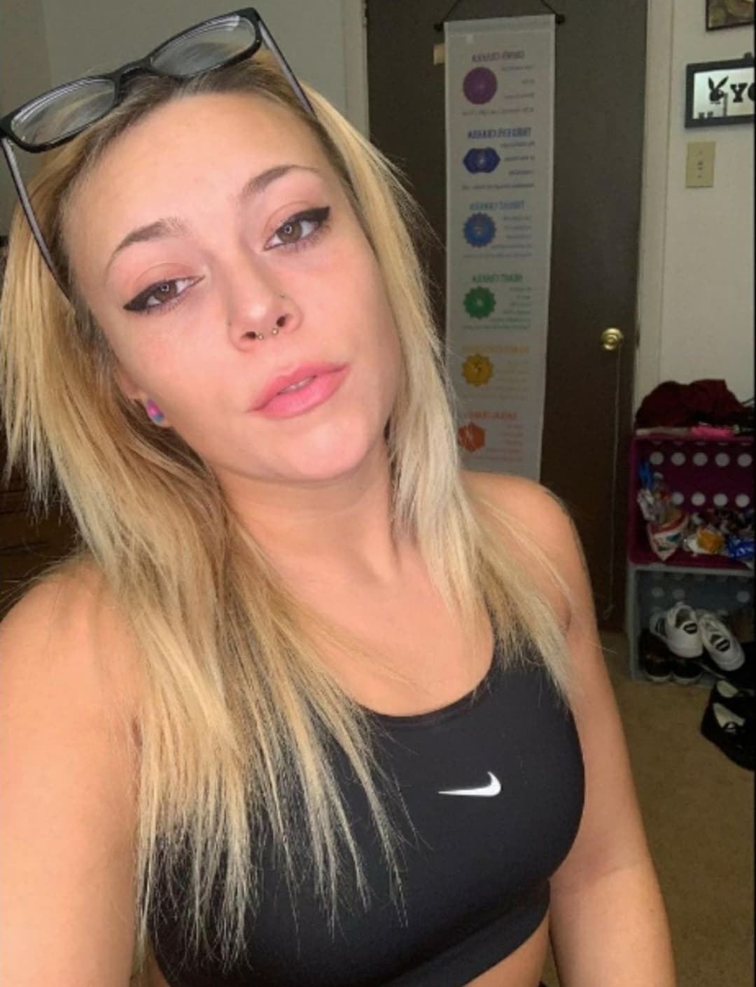 Click to view full size Kendra 24